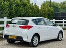2013-toyota-auris-16-icon-hatchback-small-8