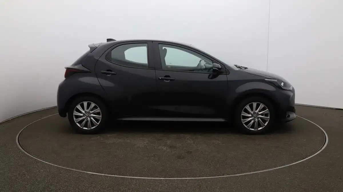 2023-toyota-yaris-15-vvt-i-icon-big-48