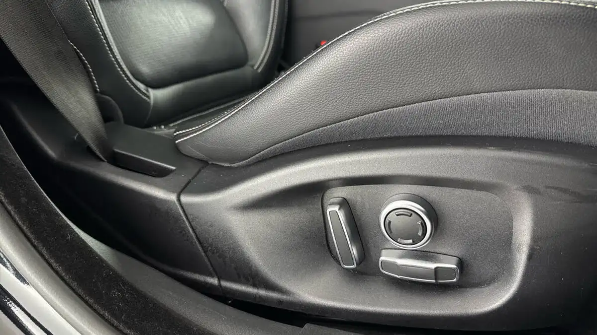 2020-jaguar-xe-20d-r-dynamic-s-big-26