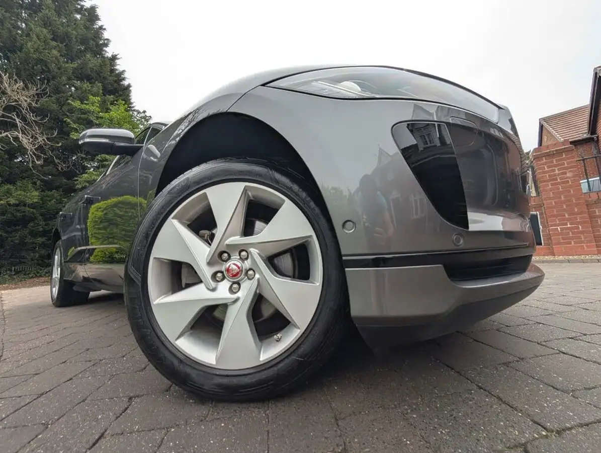 2019-jaguar-i-pace-ev400-se-big-4