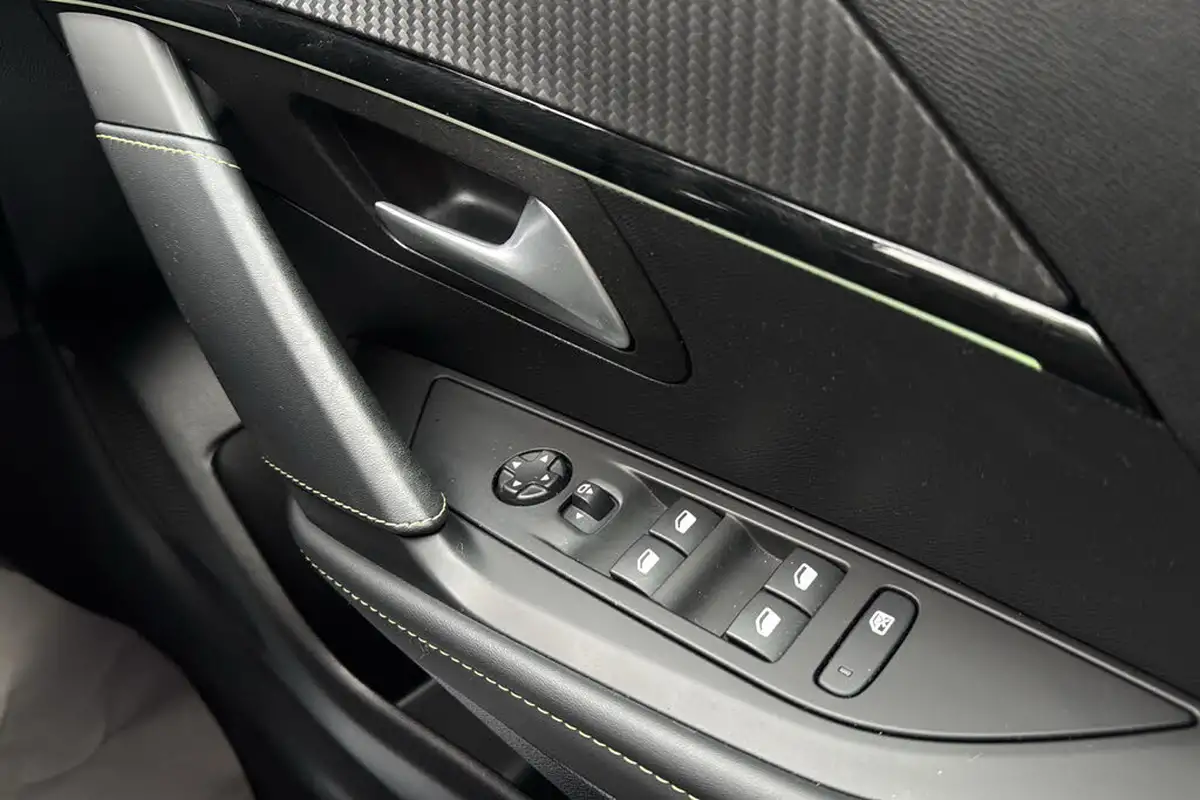 2022-peugeot-208-12-puretech-gt-premium-130bhp-eat8-big-36