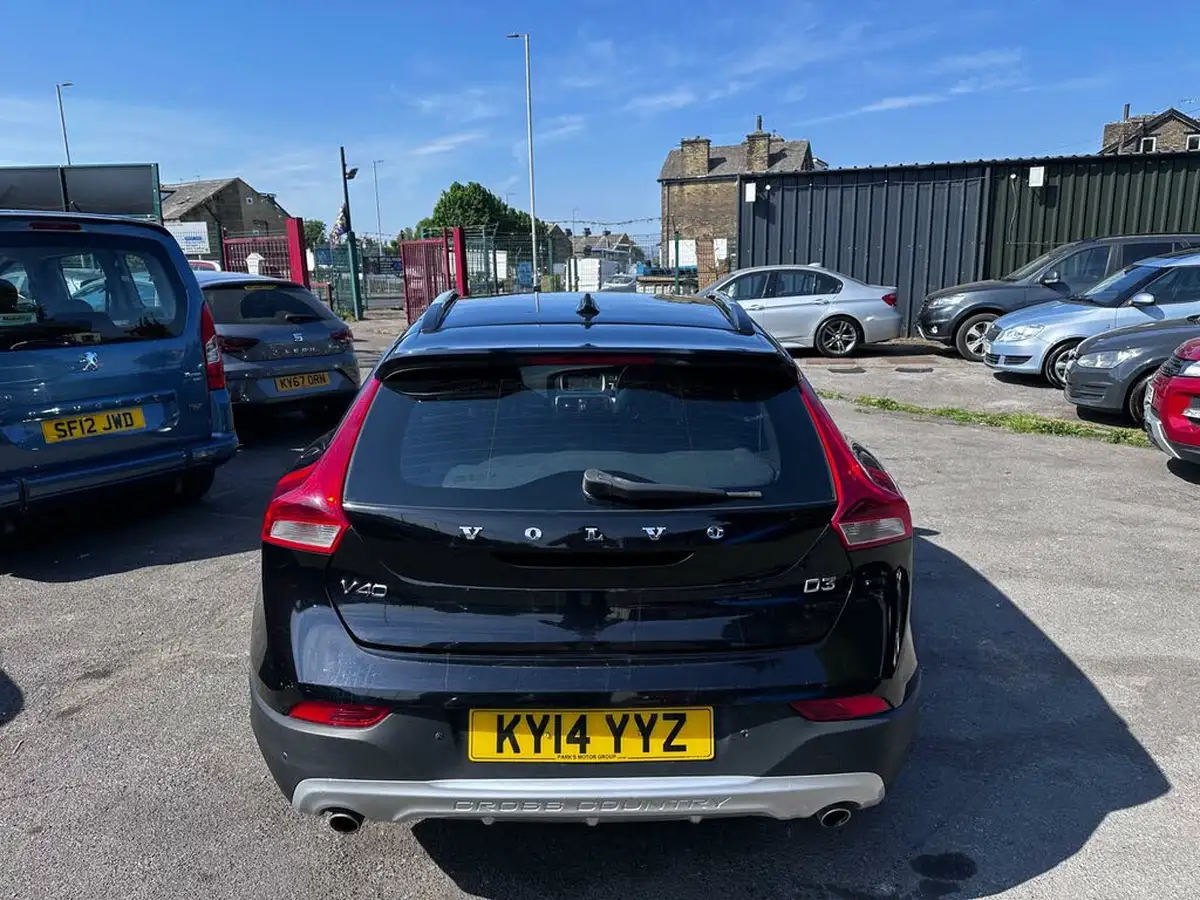 2014-volvo-v40-20td-d3-cross-country-lux-geartronic-big-6
