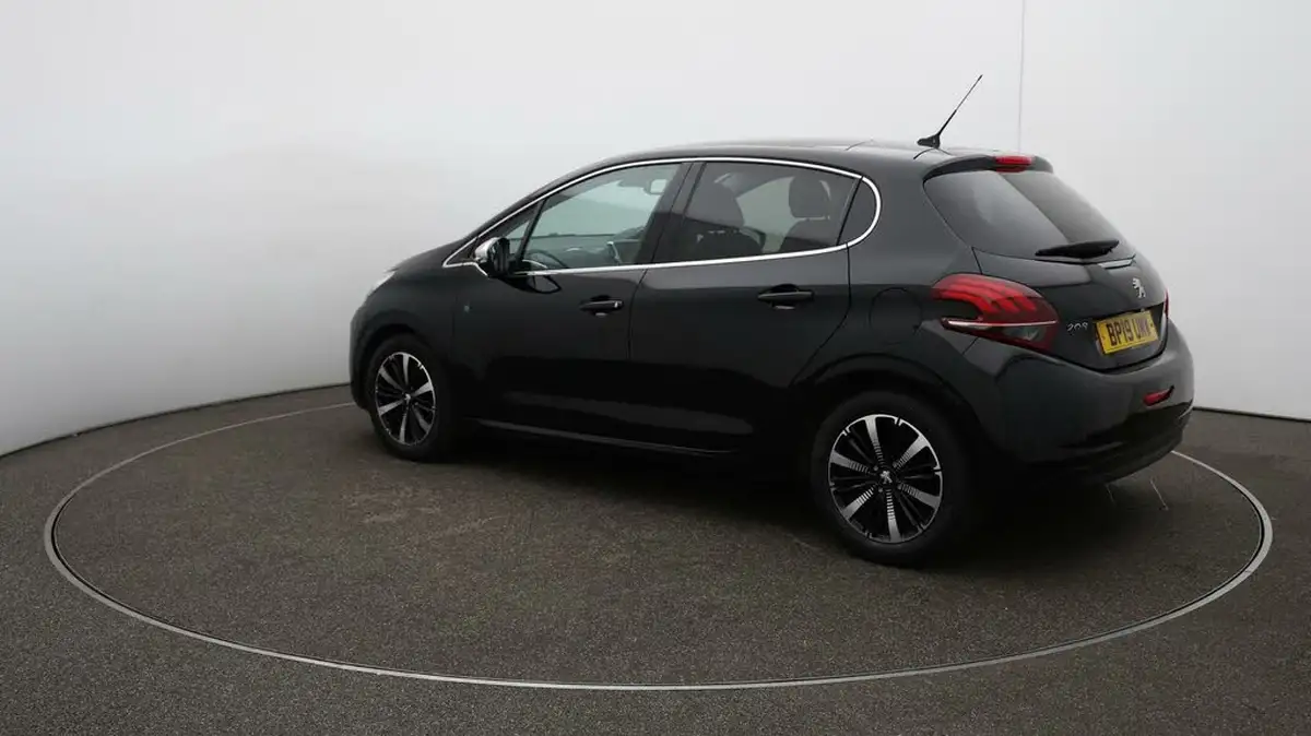 2019-peugeot-208-12-puretech-tech-edition-82bhp-big-62