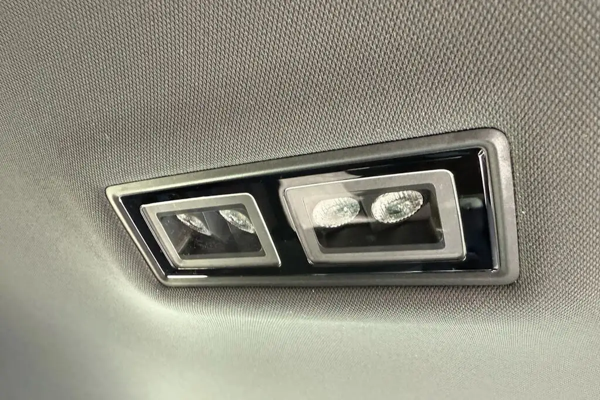 2024-volkswagen-id3-e-pro-match-59kwh-big-34