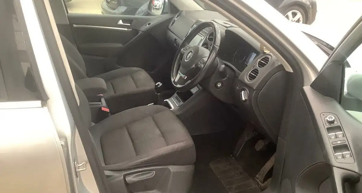 2012-volkswagen-tiguan-20td-sport-170ps-4motion-big-7