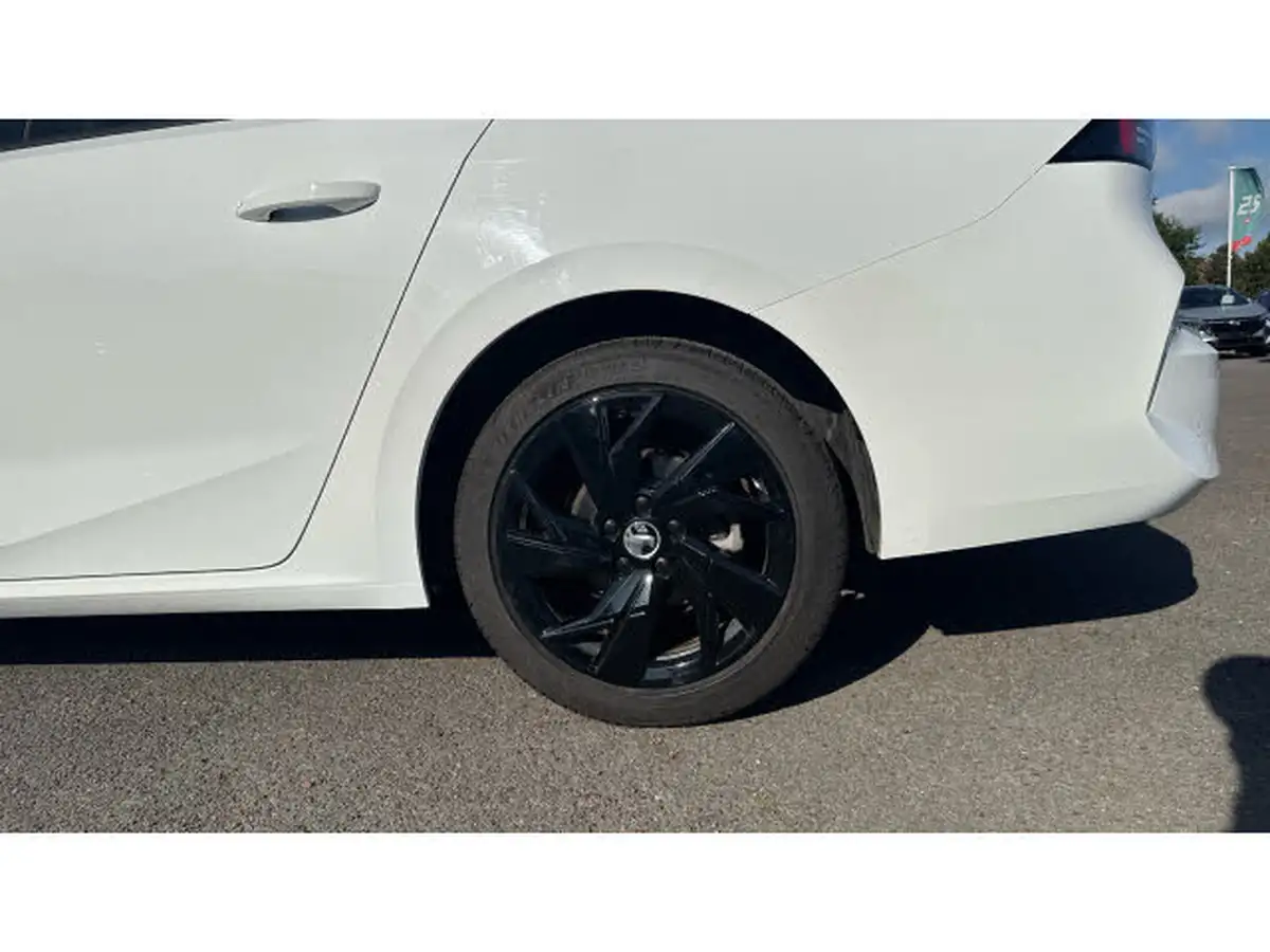 2024-vauxhall-astra-12-turbo-gs-130ps-sport-tourer-big-6