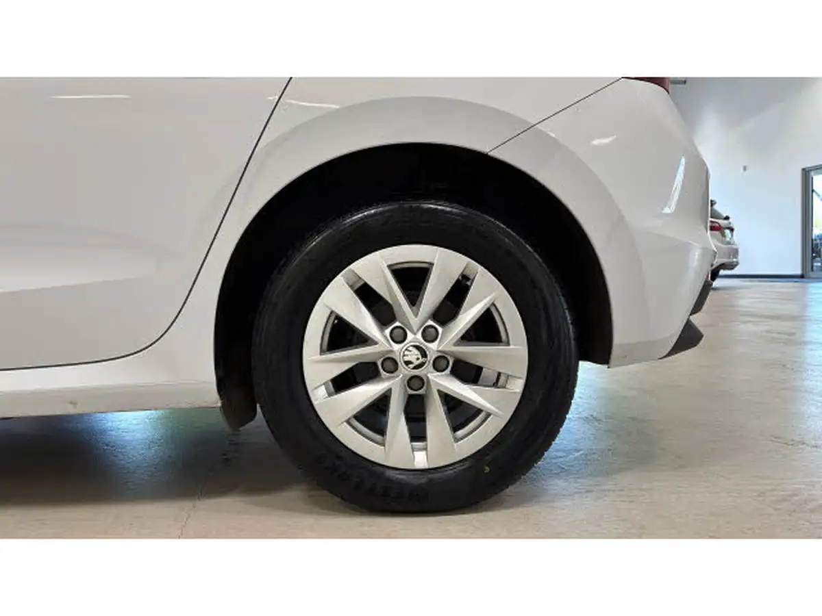 2022-skoda-fabia-10-tsi-se-comfort-109ps-big-6