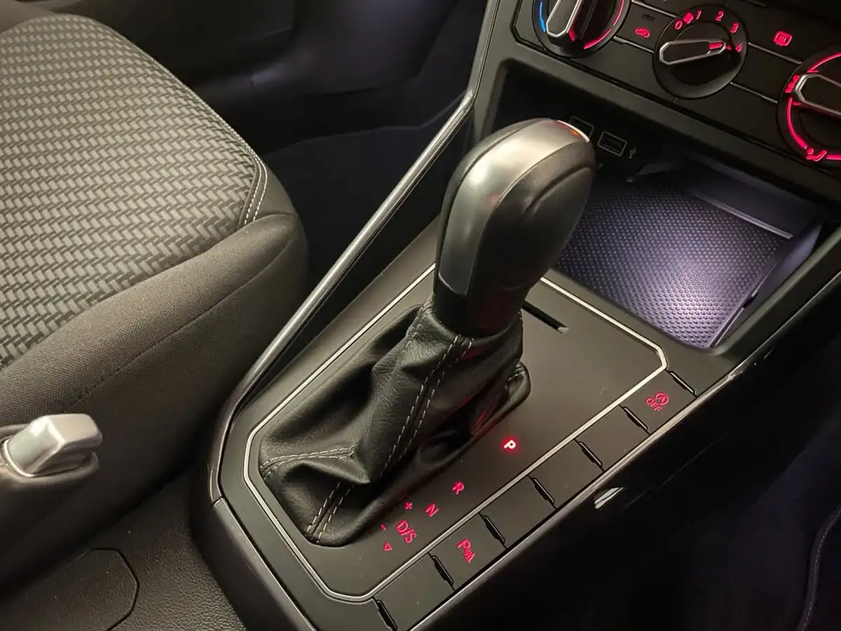 2020-volkswagen-polo-10-tsi-r-line-115ps-dsg-big-28