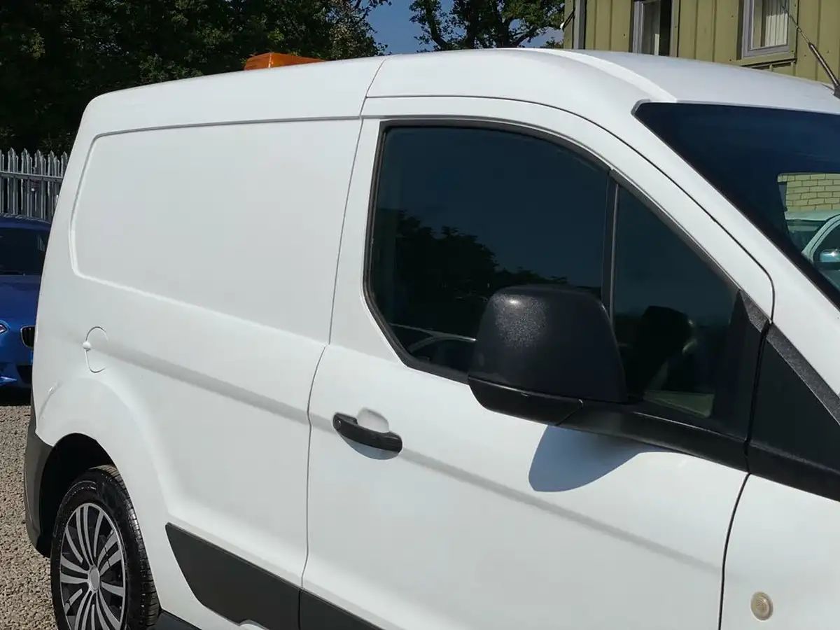 2016-ford-transit-connect-16tdci-l1-200-panel-big-17