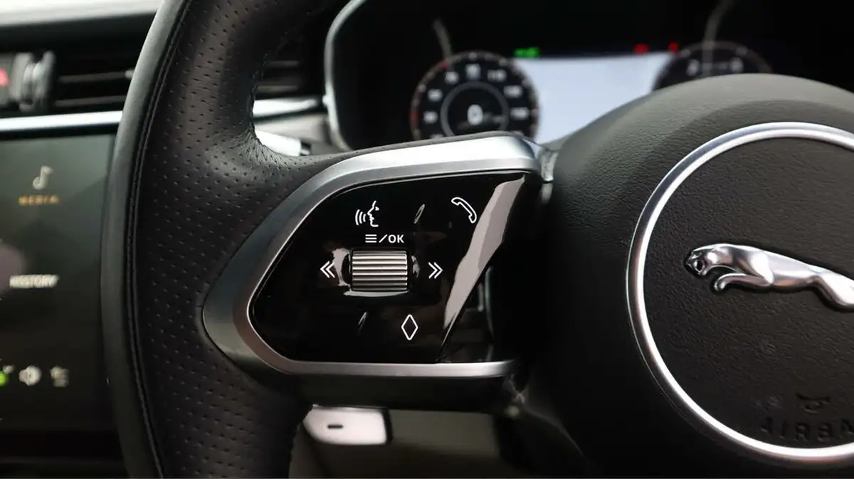 2021-jaguar-f-pace-20-d200-r-dynamic-se-mhev-big-26