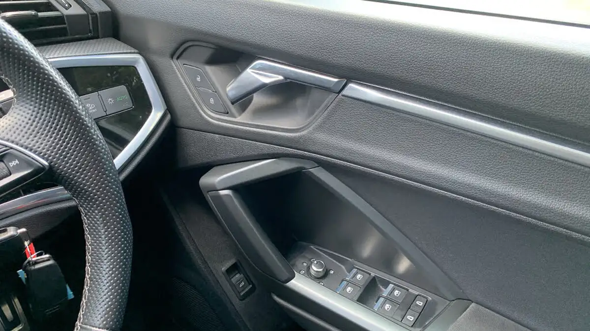 2021-audi-q3-15-35-tfsi-black-edition-codcomfort-sound-pack-station-wagon-big-21