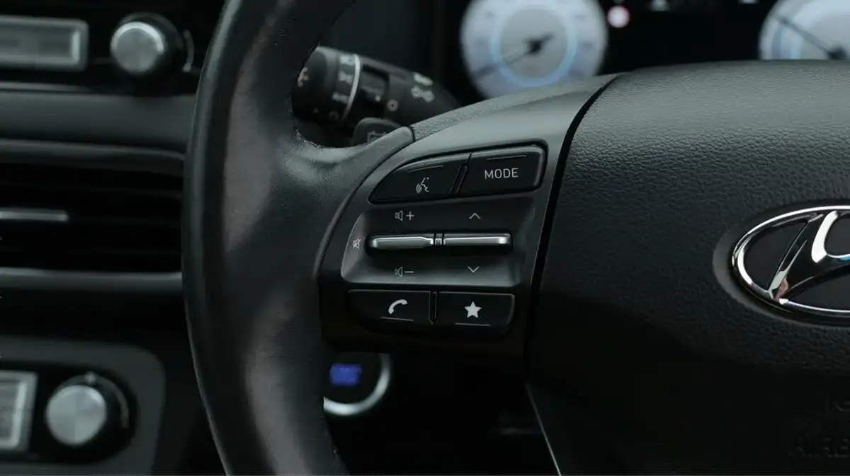 2023-hyundai-kona-e-ultimate-204ps-64kwh-105kw-obc-big-25