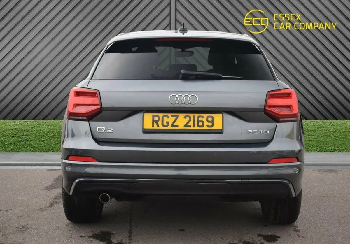 2020-audi-q2-16-30-tdi-black-edition-big-12