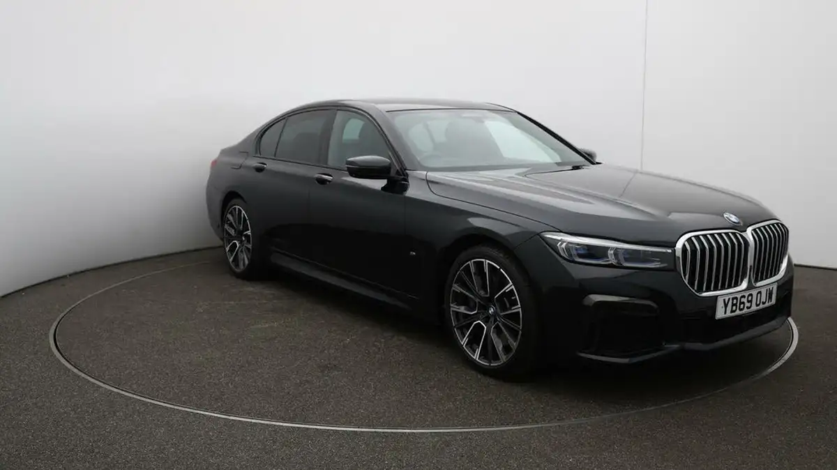 2019-bmw-7-series-30-745e-m-sport-big-42