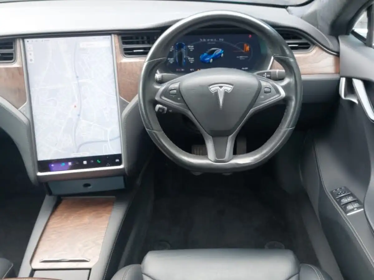 2019-tesla-model-s-e-long-range-big-6