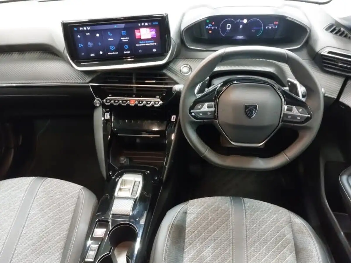 2024-peugeot-208-12-puretech-allure-hybrid-e-dsc6-big-6