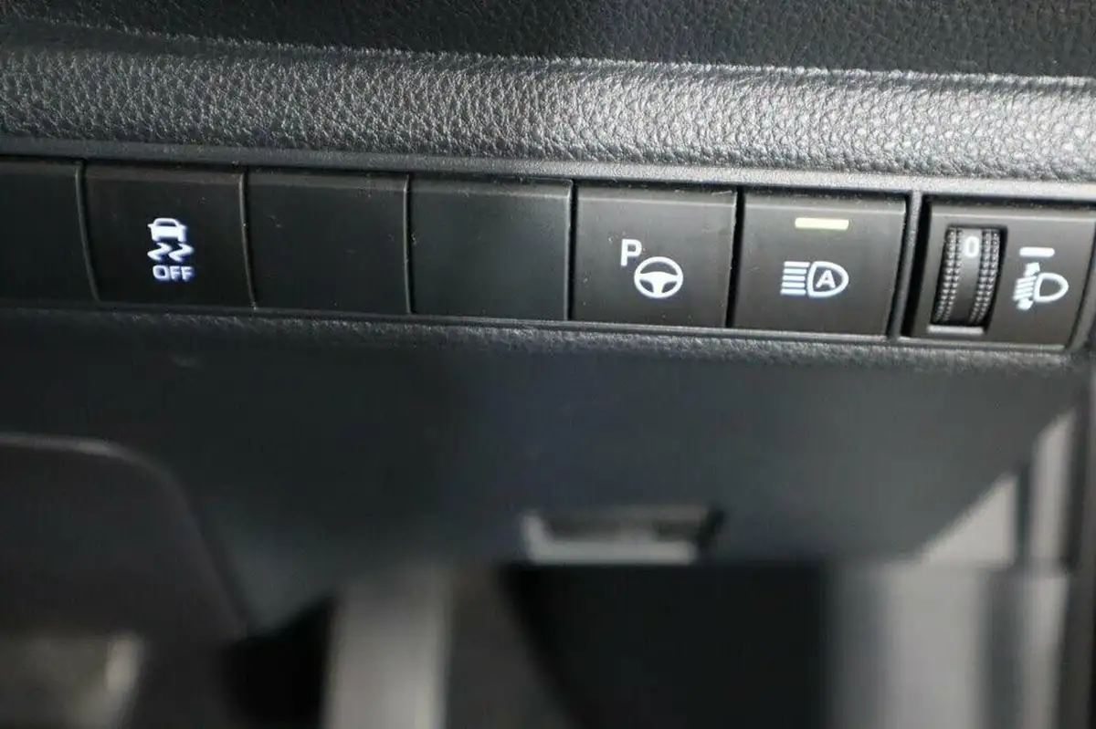 2021-toyota-corolla-20-vvt-i-gr-sport-spare-wheel-hatchback-big-27