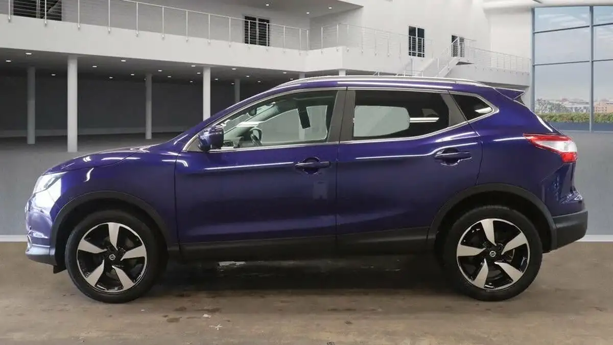 2016-nissan-qashqai-12-n-tec-big-2