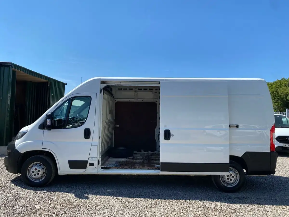 2019-peugeot-boxer-20-bluehdi-professional-335-l3-h2-big-53
