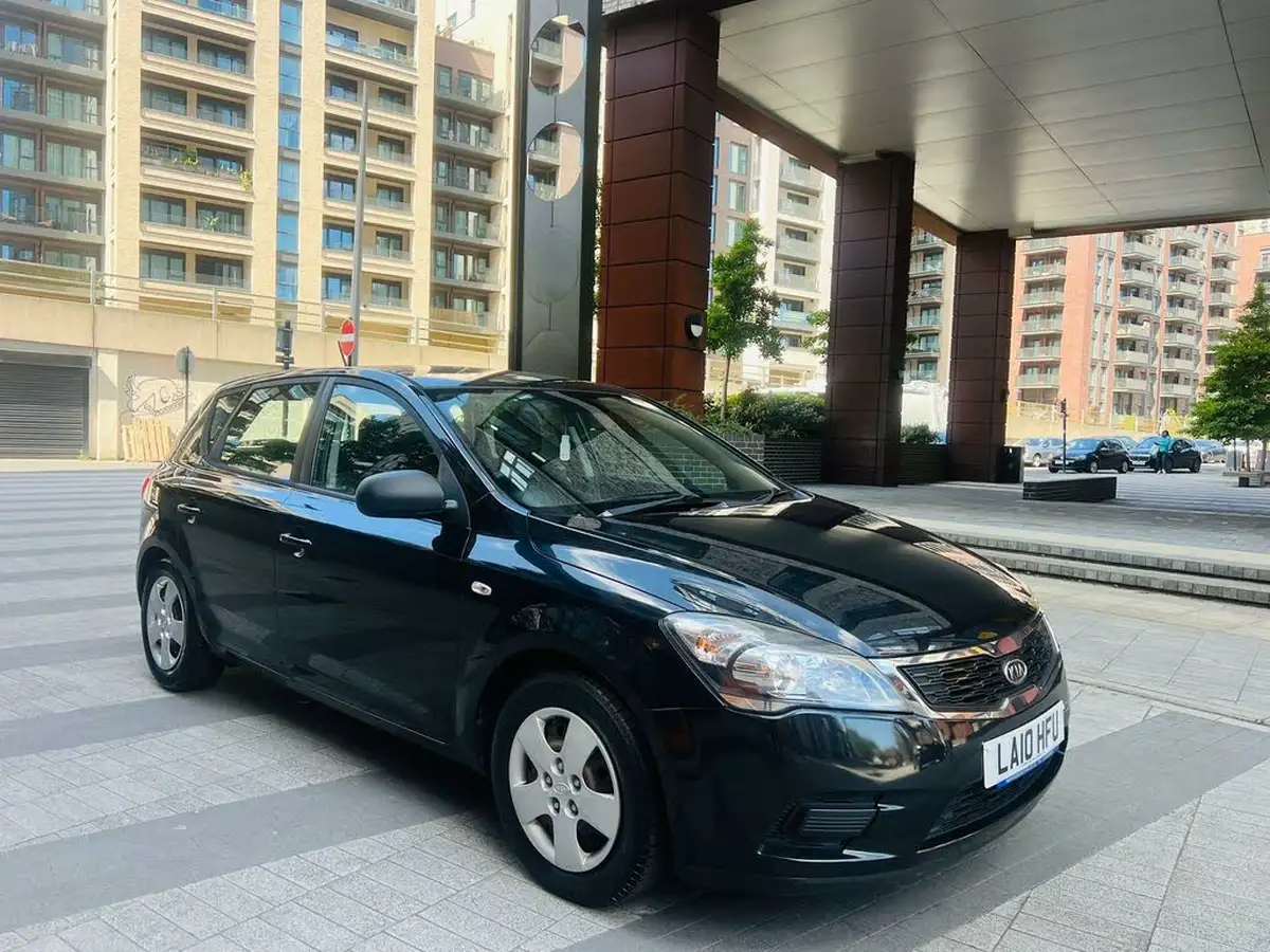 2010-kia-ceed-16-1-big-1