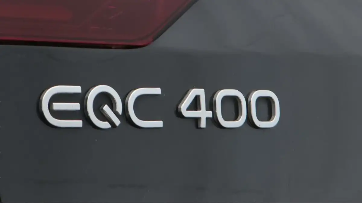 2021-mercedes-benz-eqc-e-eqc-400-amg-line-big-21