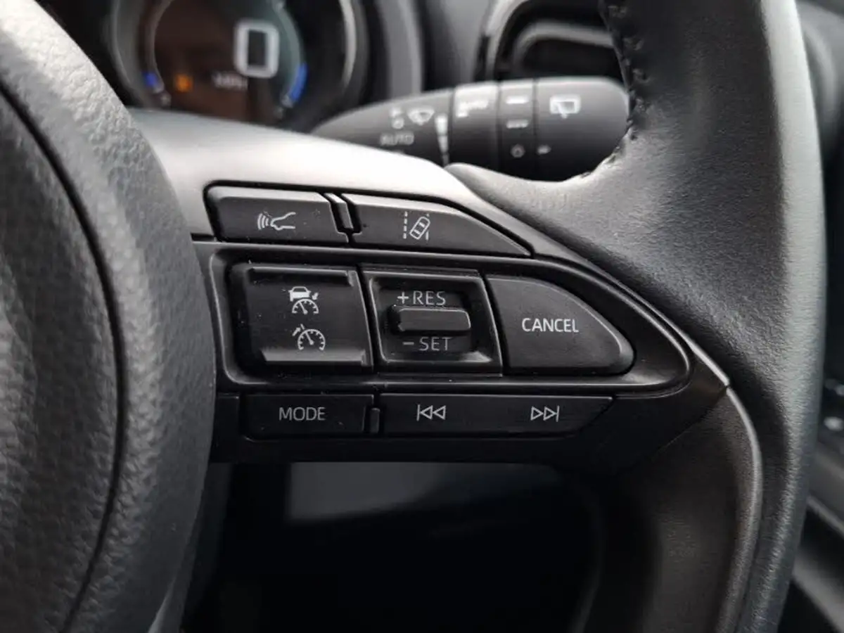 2022-toyota-yaris-15-vvt-i-dynamic-big-14