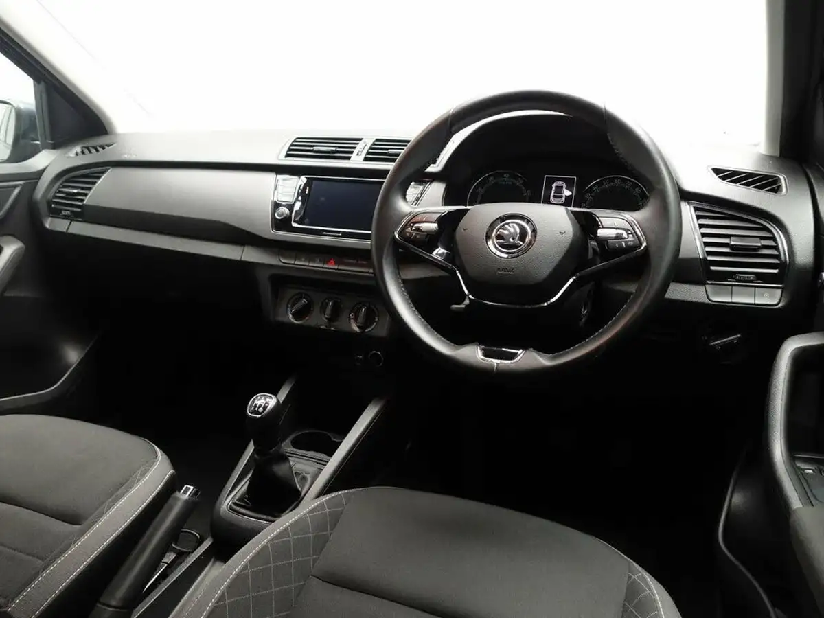 2021-skoda-fabia-10-mpi-se-big-13