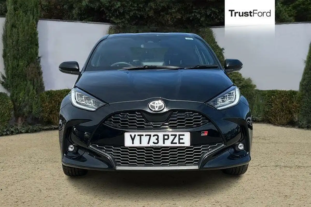2023-toyota-yaris-15-vvt-i-gr-sport-114bhp-big-5