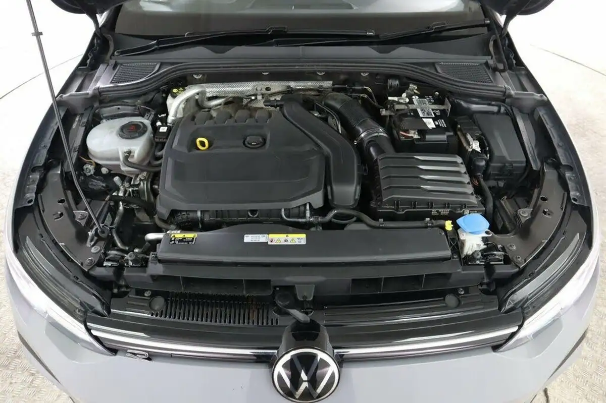 2022-volkswagen-golf-15-etsi-r-line-150ps-hatchback-big-26