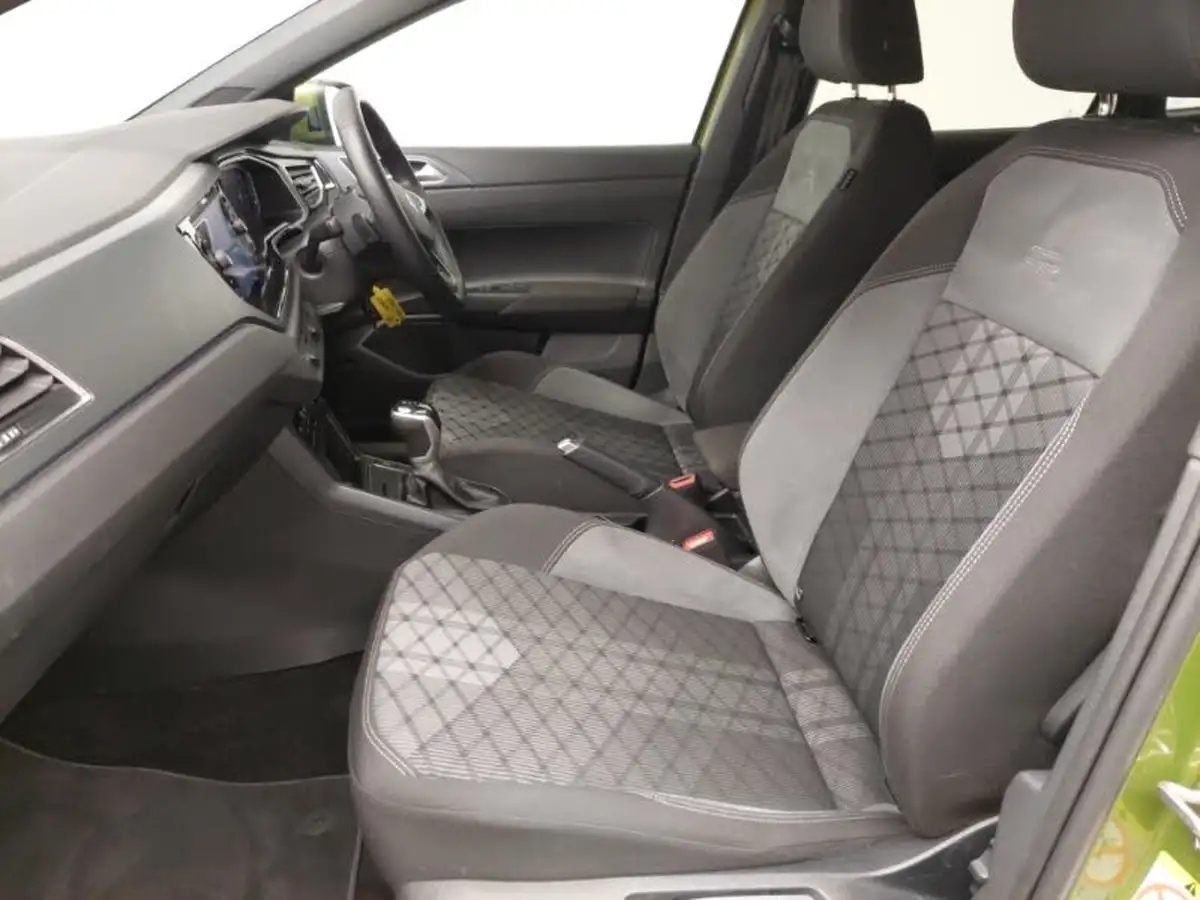 2024-volkswagen-taigo-15-tsi-r-line-big-4