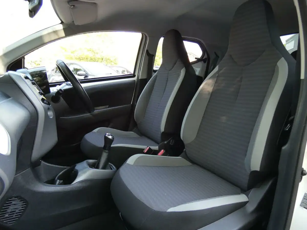 2018-toyota-aygo-10-vvt-i-x-press-71bhp-big-16