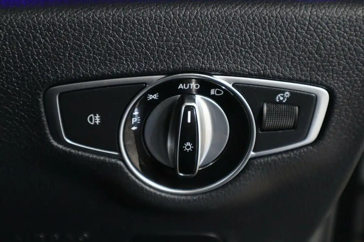 2019-mercedes-benz-e-class-20d-e220d-amg-line-edition-saloon-4d-big-22