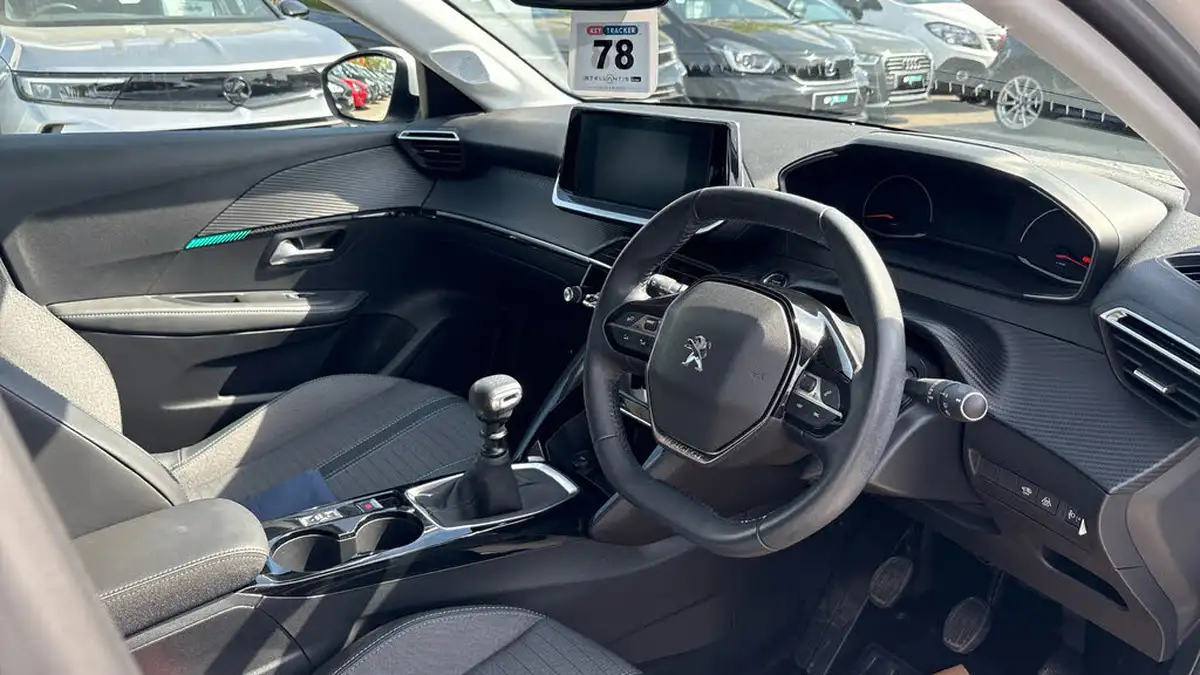 2021-peugeot-208-12-puretech-allure-100bhp-big-10
