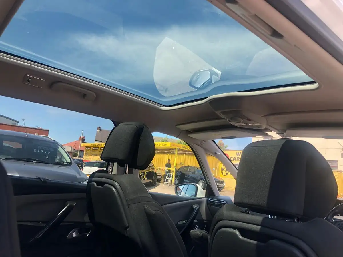 2017-citroen-grand-c4-picasso-16bluehdi-flair-big-13