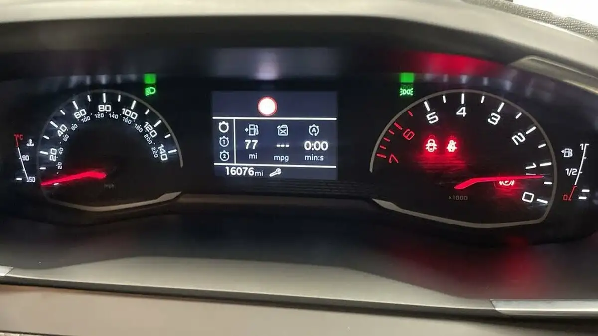 2021-peugeot-208-12-puretech-active-premium-75bhp-big-27