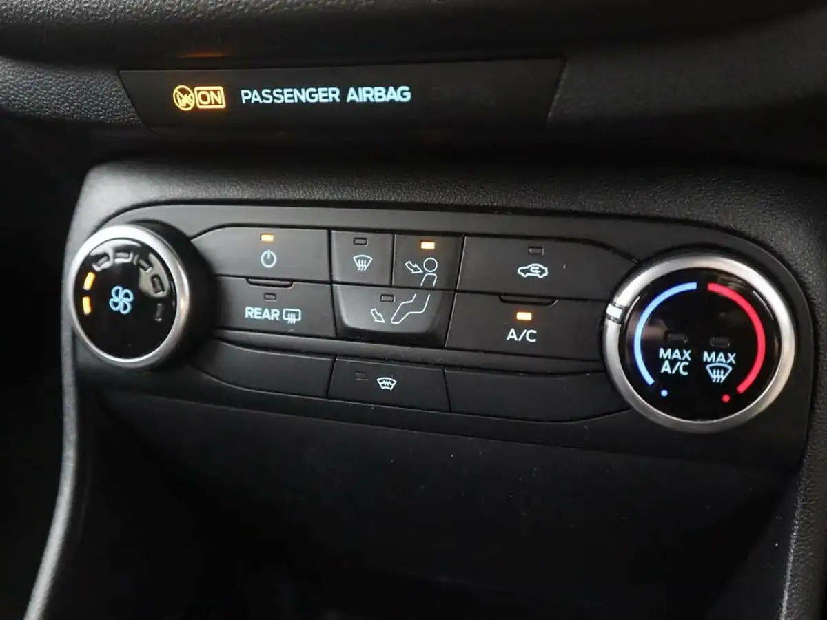 2022-ford-fiesta-10t-st-line-100ps-5d-big-31