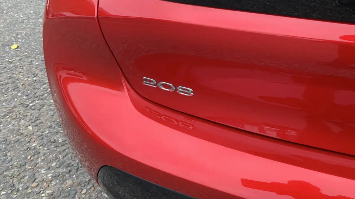 2023-peugeot-208-12-puretech-allure-premium-100ps-big-44