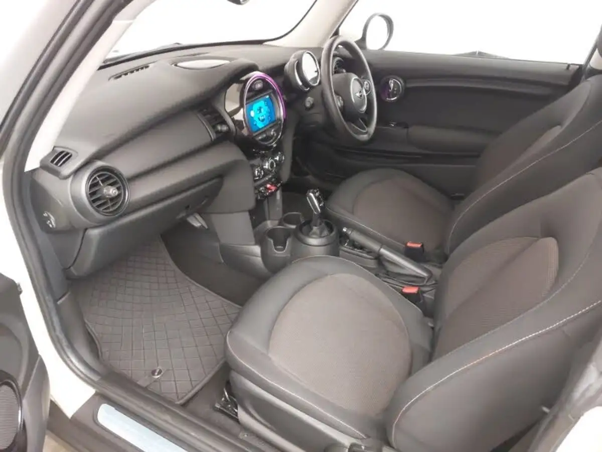 2021-mini-cooper-15-one-classic-series-ii-3d-auto-big-6