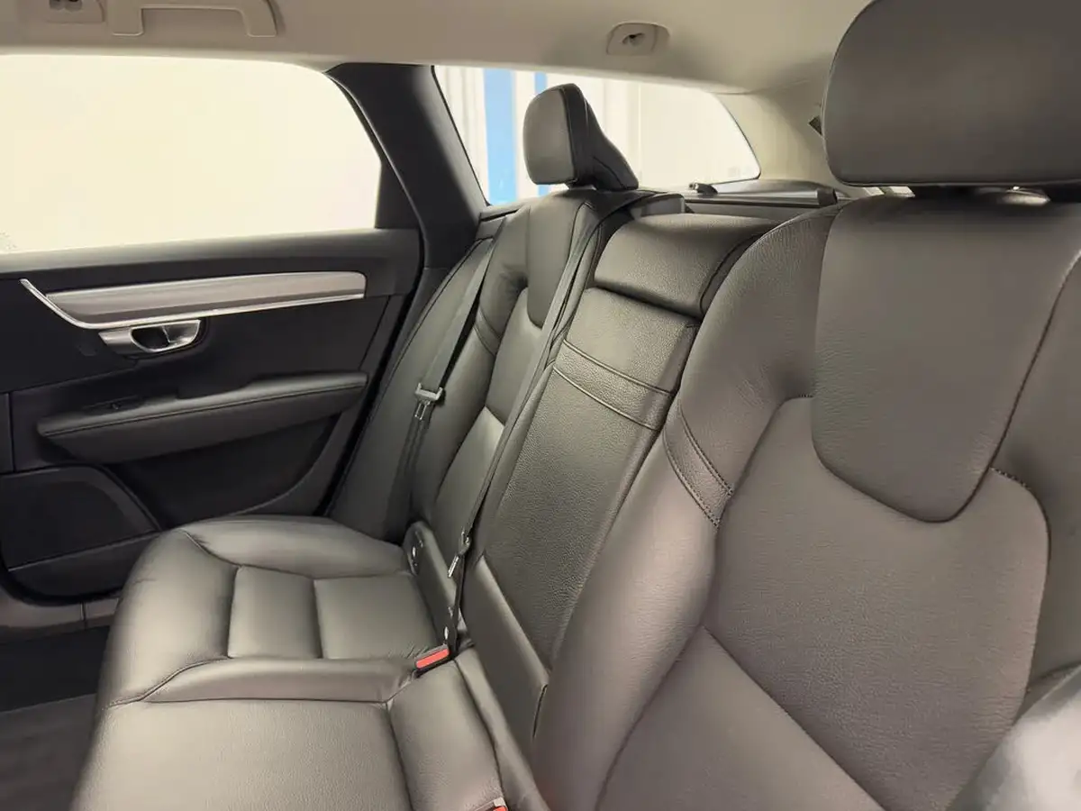 2019-volvo-v90-20-t4-momentum-plus-big-10