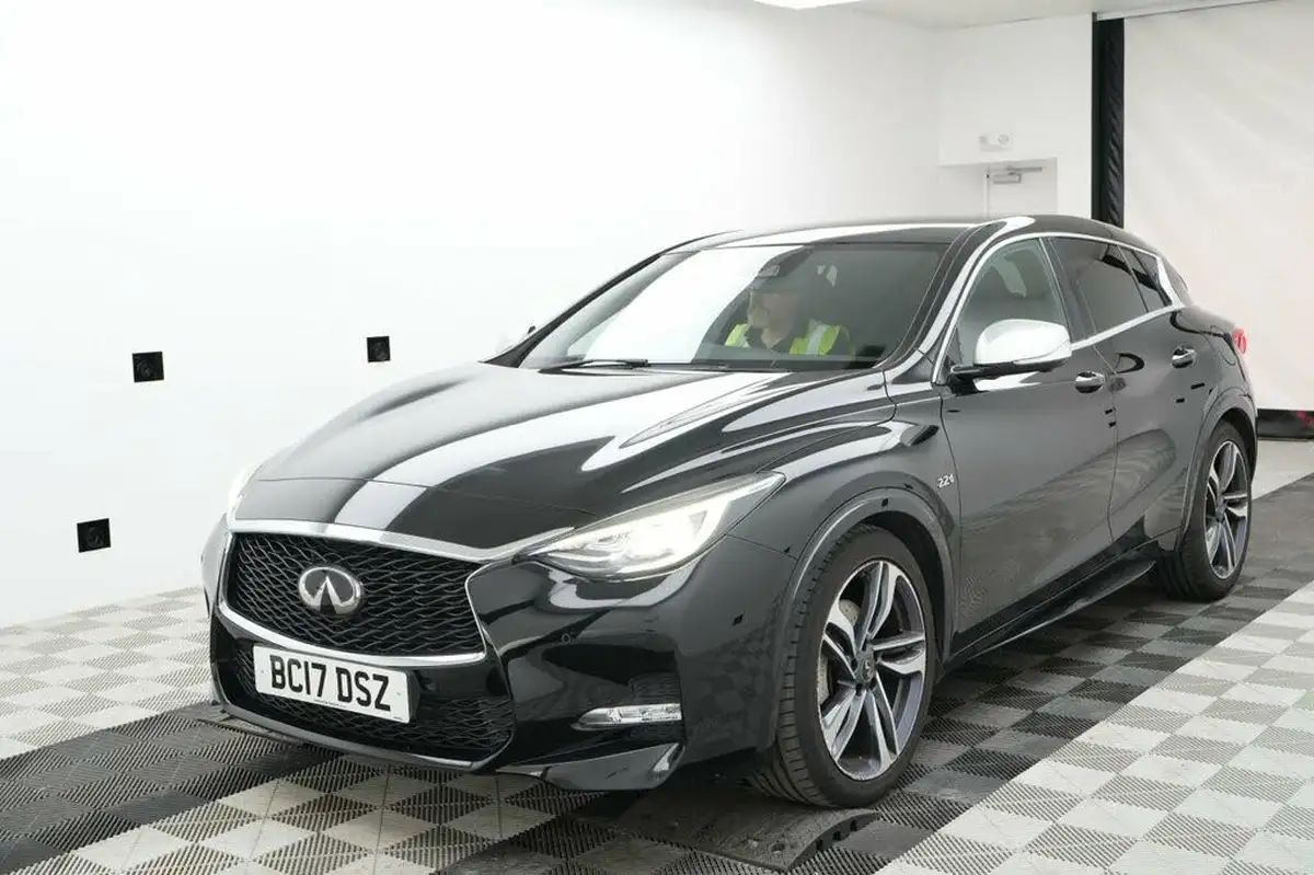 2017-infiniti-q30-22d-sport-awd-big-1