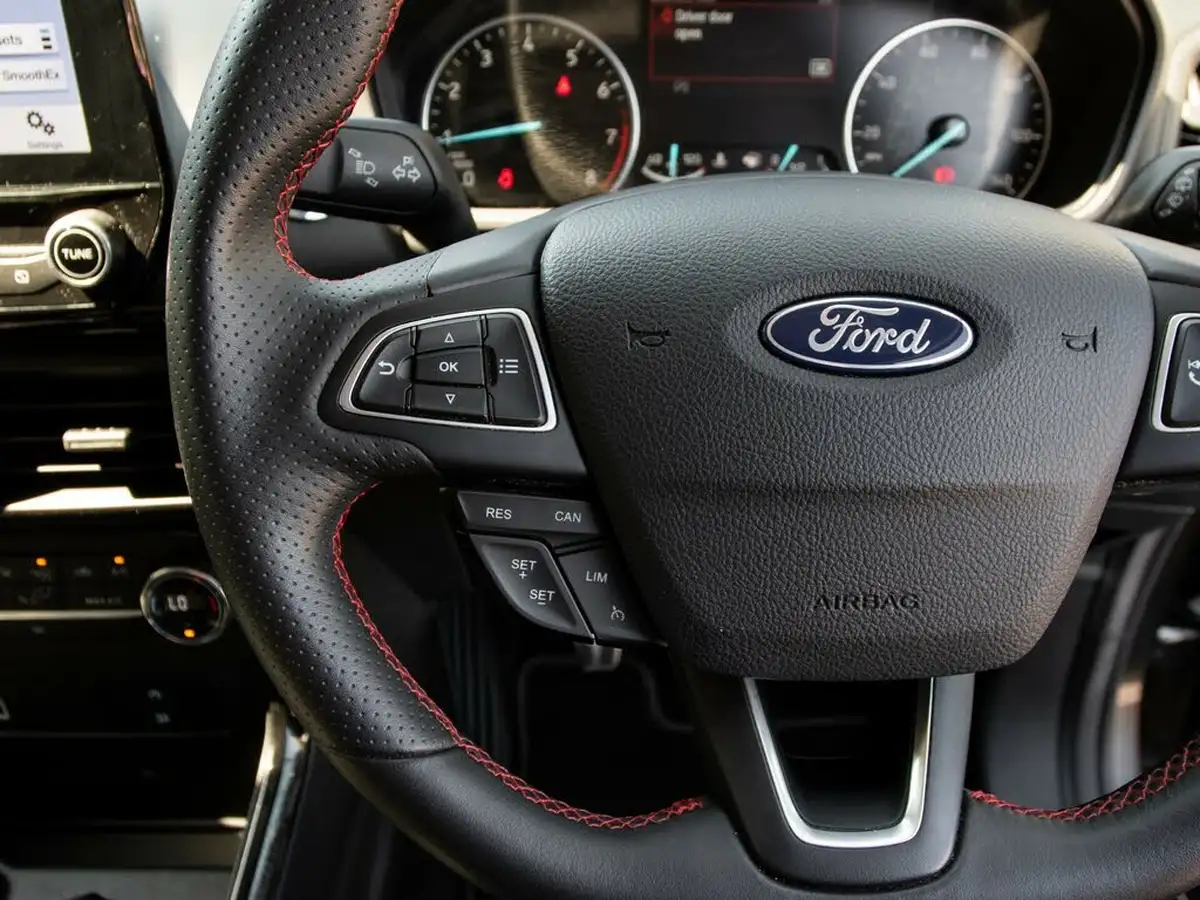2018-ford-ecosport-10t-st-line-140ps-big-18