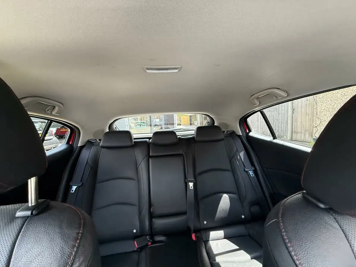 2014-mazda-mazda3-20-sport-nav-165ps-hatchback-5d-big-26