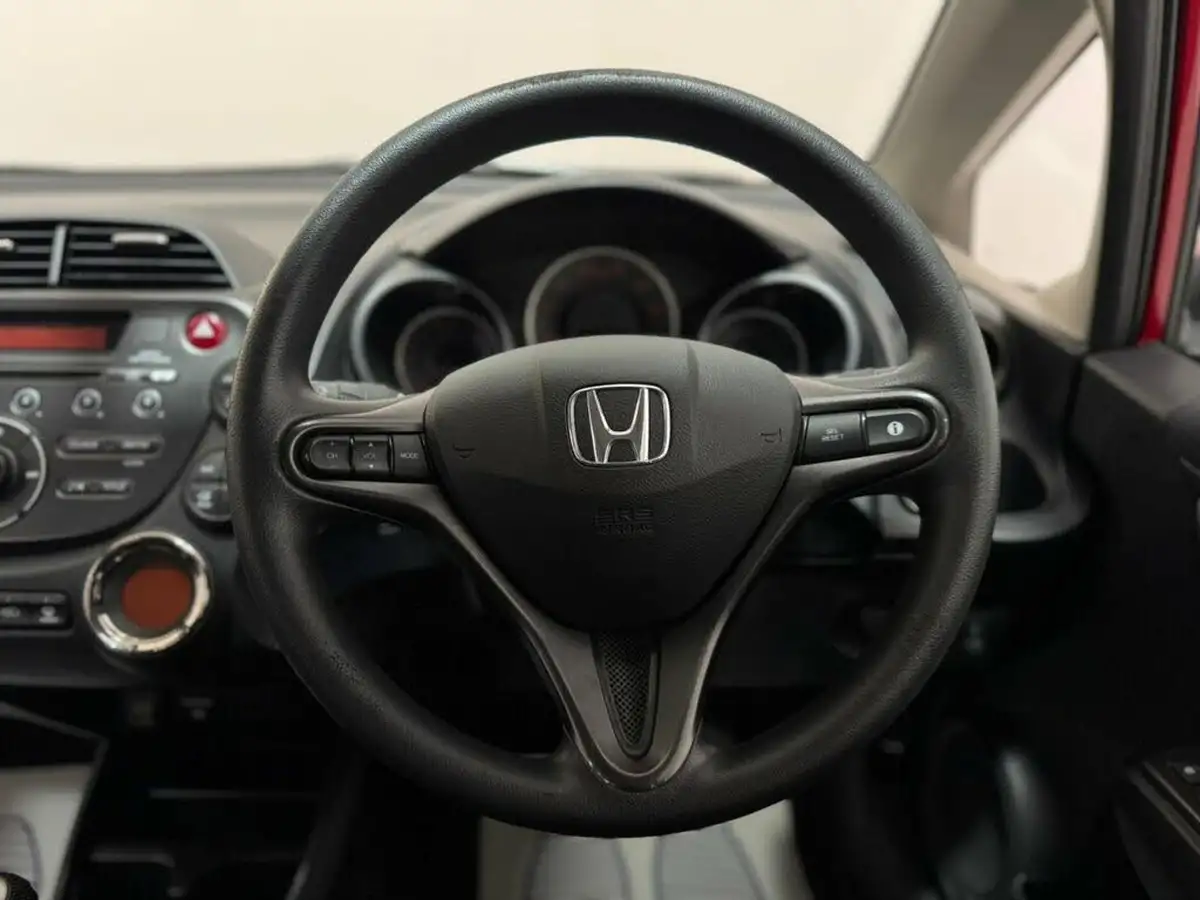 2012-honda-jazz-14-es-big-7