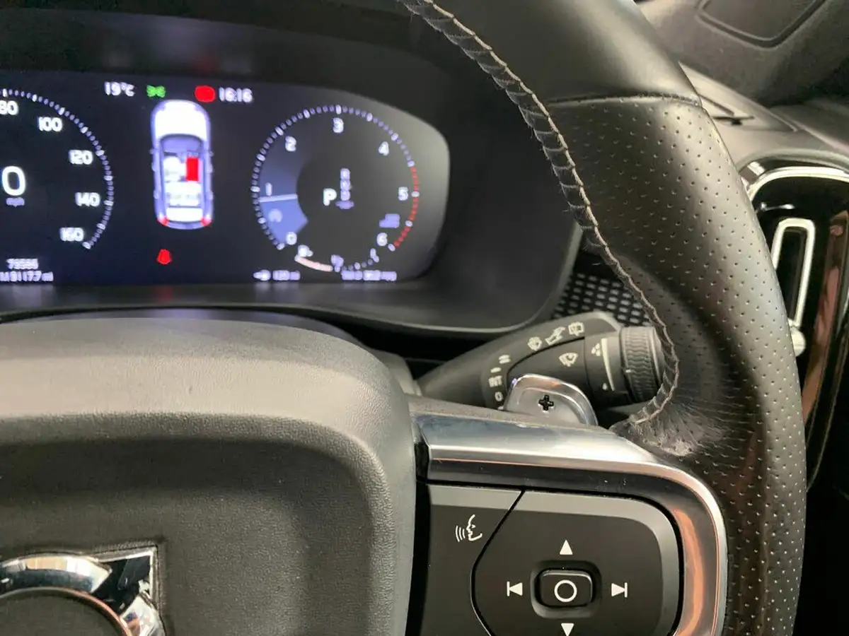 2018-volvo-xc40-20td-d4-first-edition-big-28