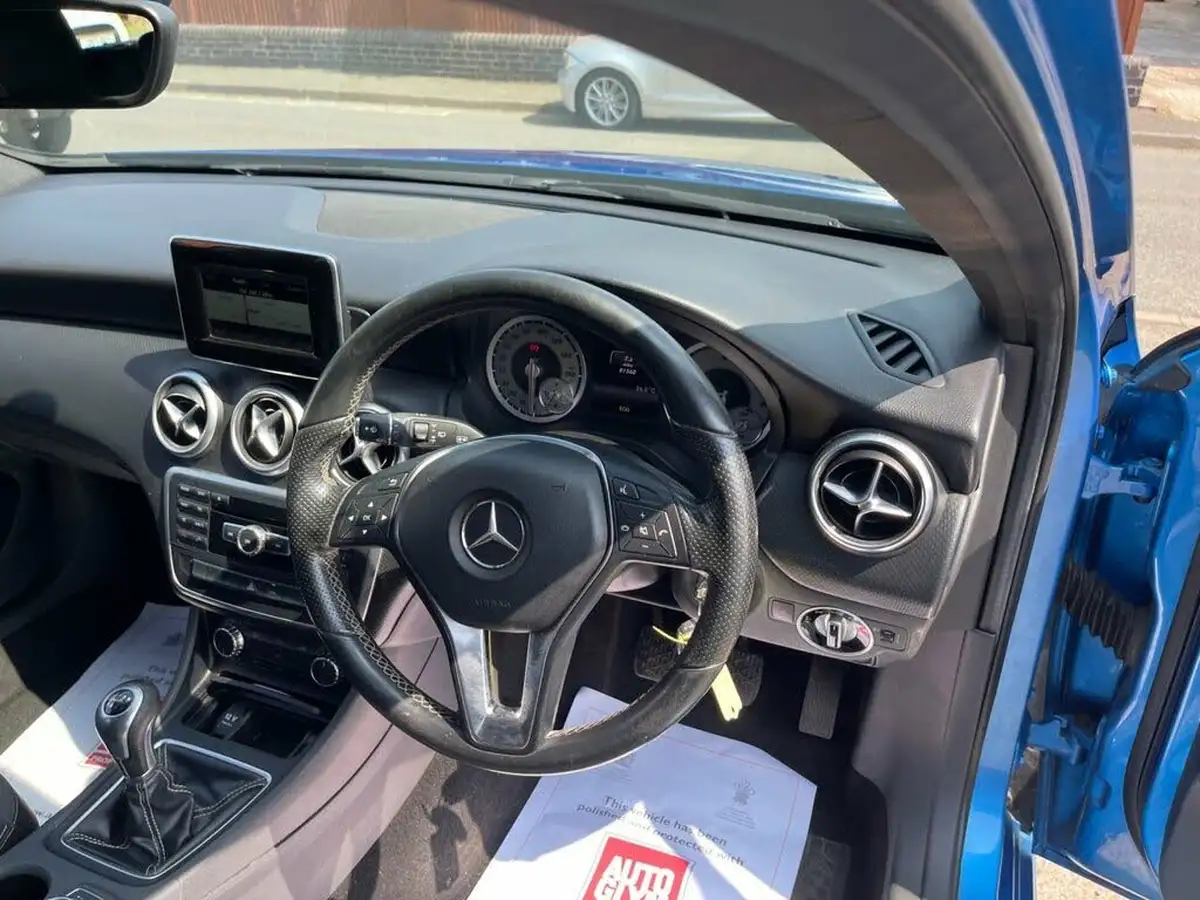 2014-mercedes-benz-a-class-15-cdi-a180-sport-big-24