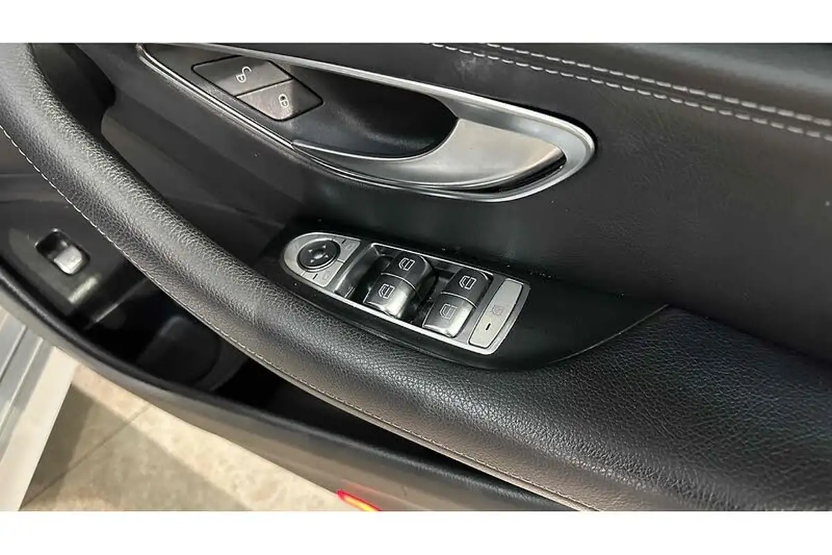 2020-mercedes-benz-e-class-20d-e300de-amg-line-premium-eq-power-saloon-4d-big-30