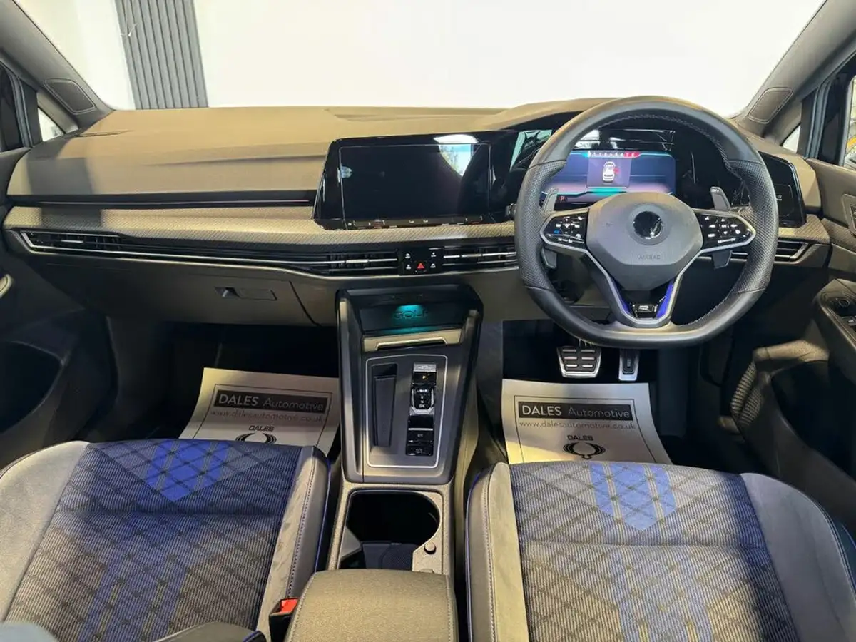 2022-volkswagen-golf-20-tsi-r-320ps-hatchback-big-16