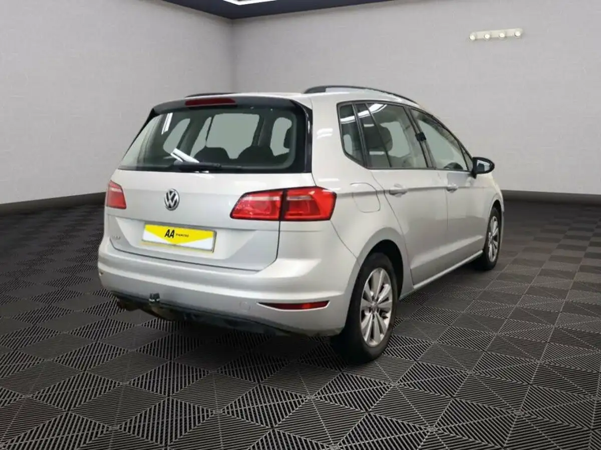 2014-volkswagen-golf-sv-14-tsi-se-big-4