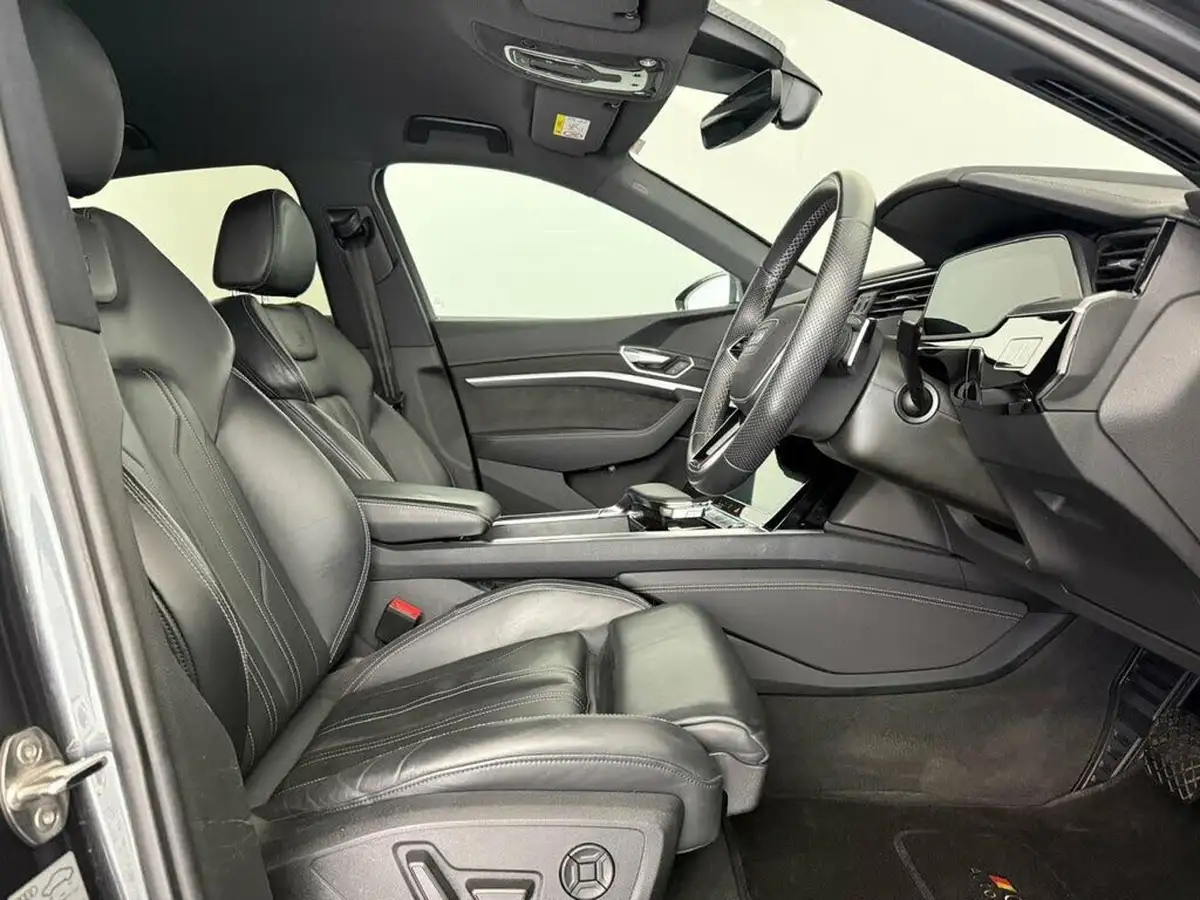 2021-audi-e-tron-50e-s-line-sportback-big-12