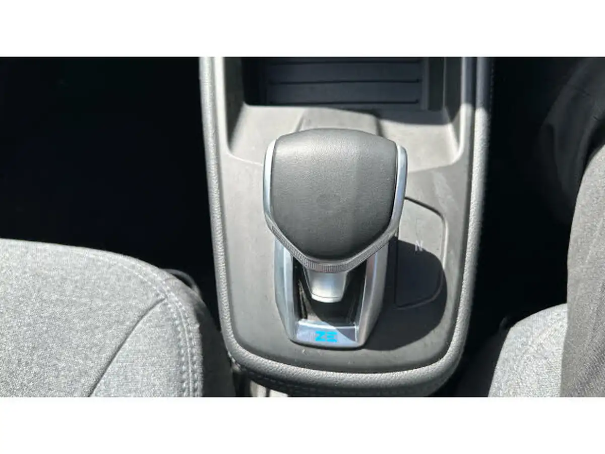 2022-renault-zoe-e-iconic-110ps-r110ev50-rapid-charge-big-12